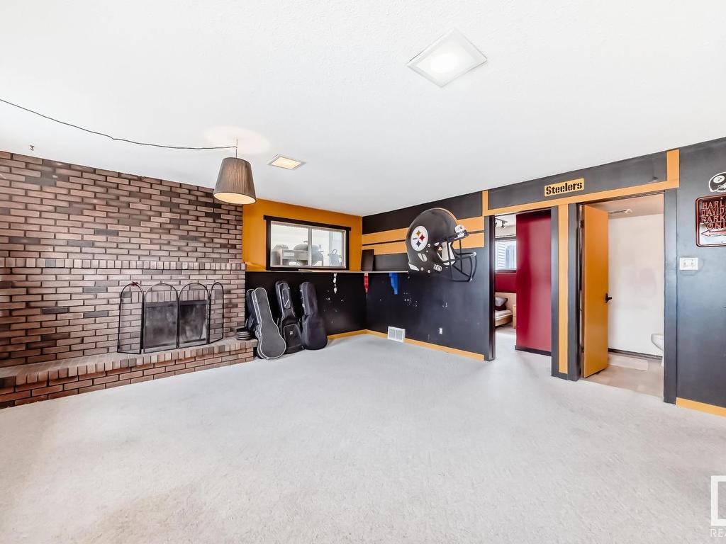 












10411 31 Avenue

,
Edmonton,




AB
T6J 3K2

