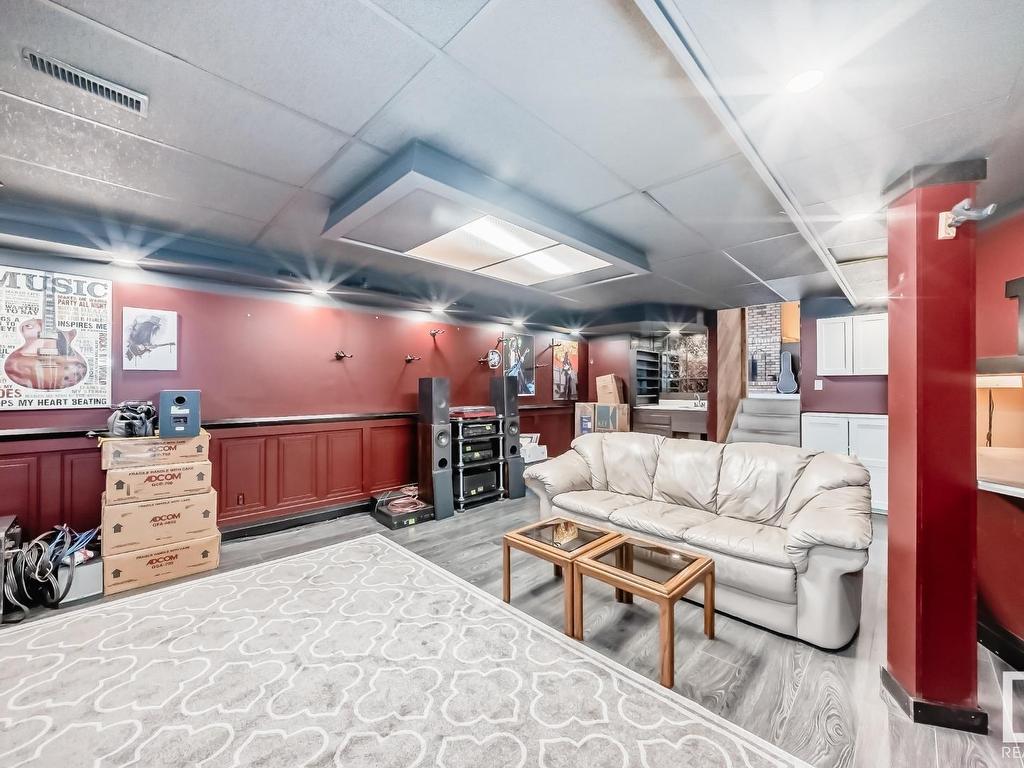 












10411 31 Avenue

,
Edmonton,




AB
T6J 3K2

