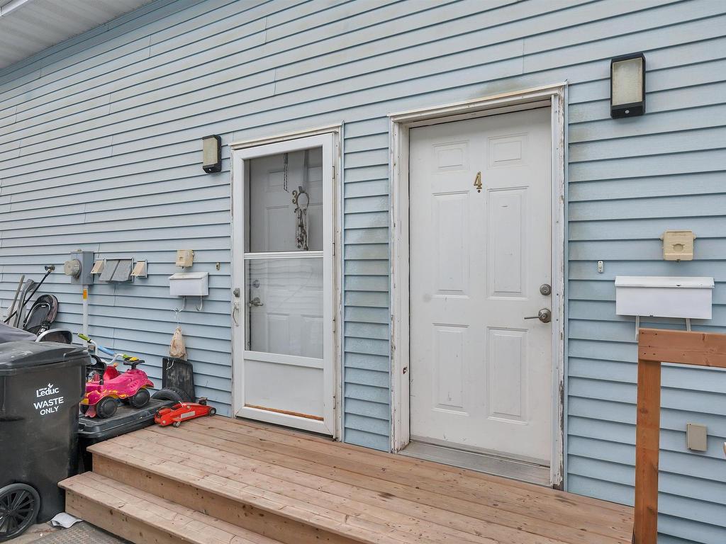 












4714 54 Avenue

,
Leduc,




AB
T9E 6K4

