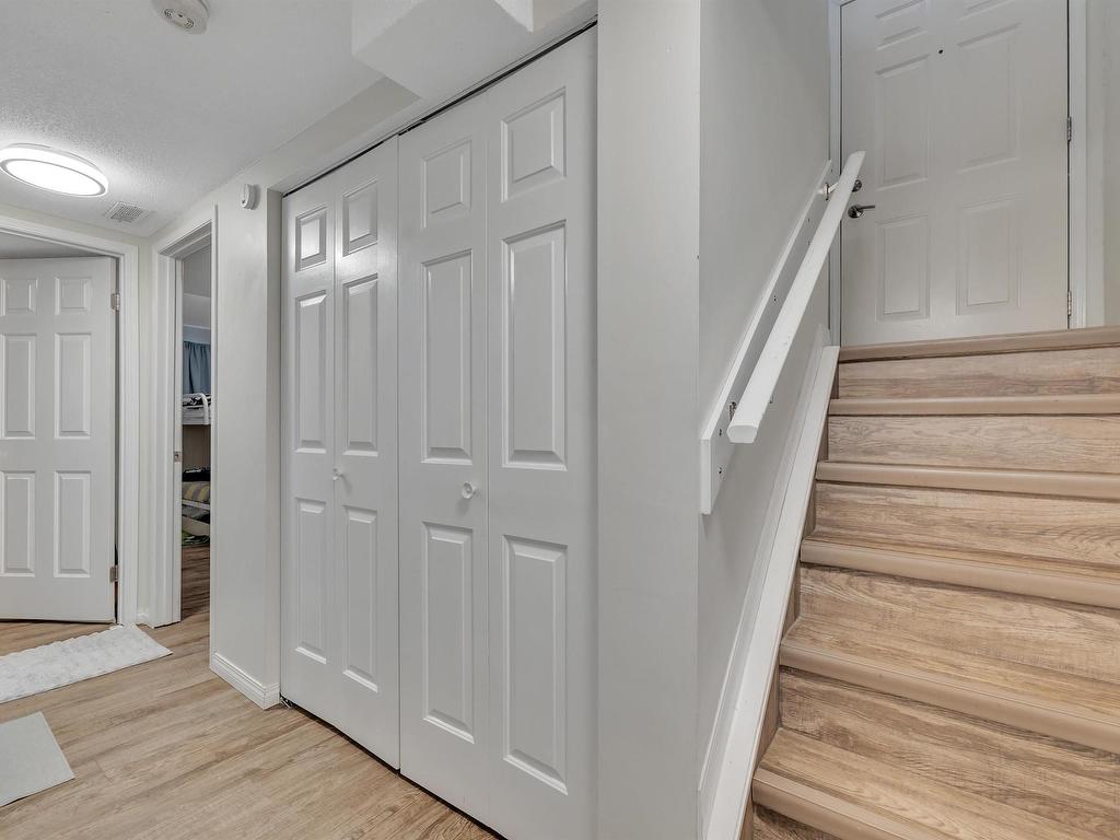 












4714 54 Avenue

,
Leduc,




AB
T9E 6K4

