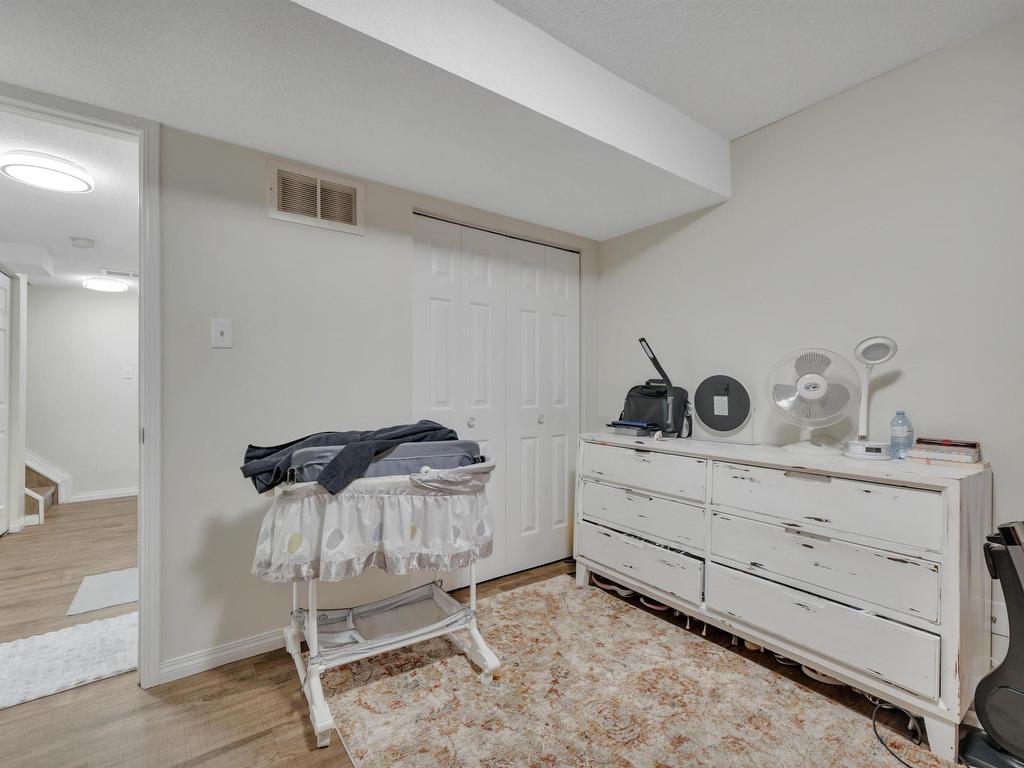 












4714 54 Avenue

,
Leduc,




AB
T9E 6K4

