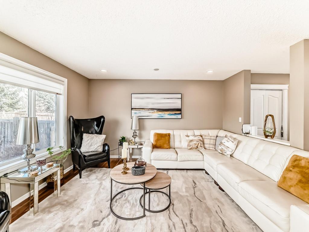 












8722 5 Avenue

,
Edmonton,




AB
T6X 1E2

