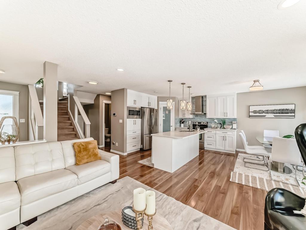 












8722 5 Avenue

,
Edmonton,




AB
T6X 1E2


