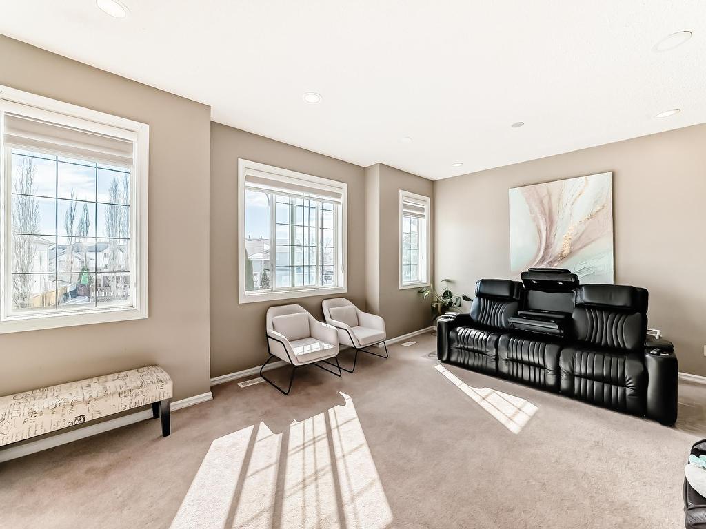 












8722 5 Avenue

,
Edmonton,




AB
T6X 1E2

