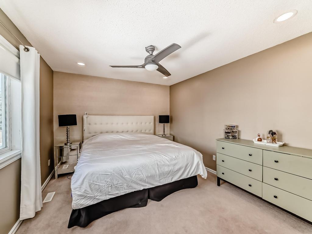 












8722 5 Avenue

,
Edmonton,




AB
T6X 1E2

