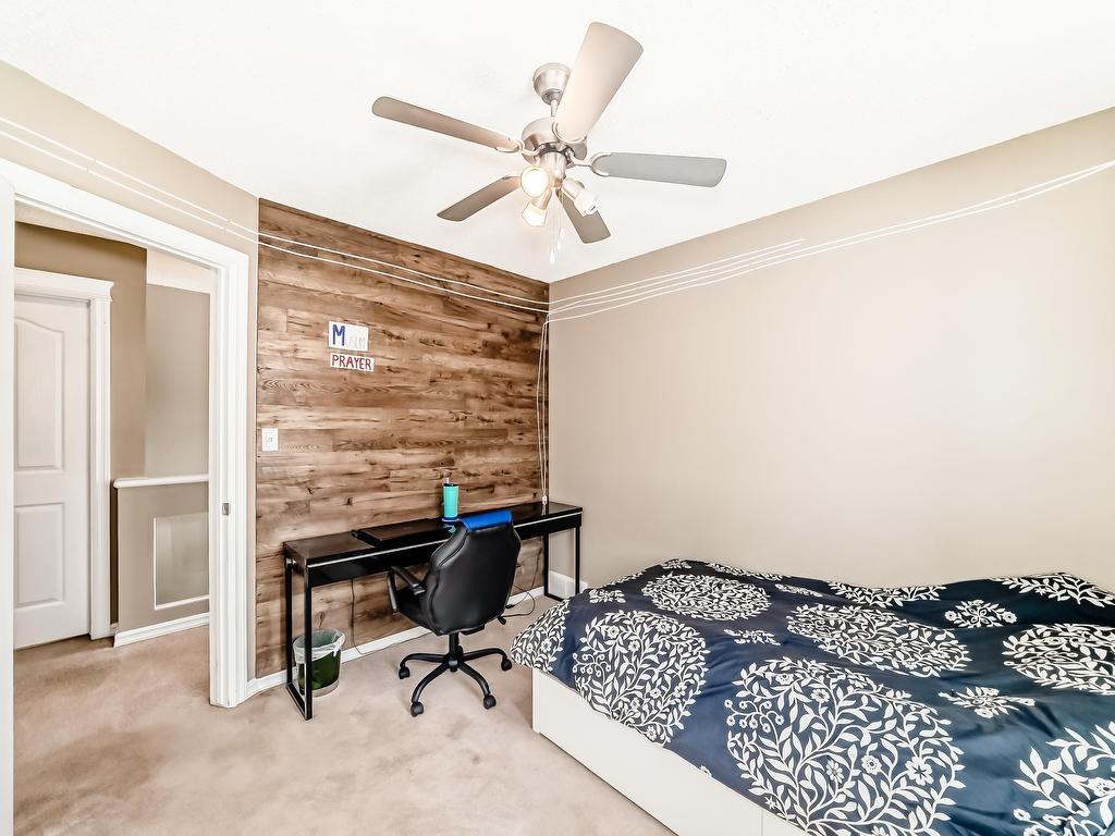 












8722 5 Avenue

,
Edmonton,




AB
T6X 1E2

