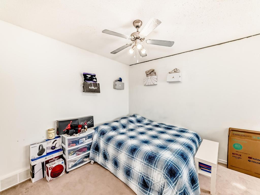












8722 5 Avenue

,
Edmonton,




AB
T6X 1E2

