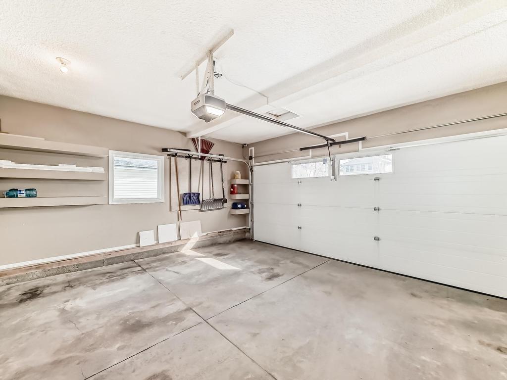 












8722 5 Avenue

,
Edmonton,




AB
T6X 1E2

