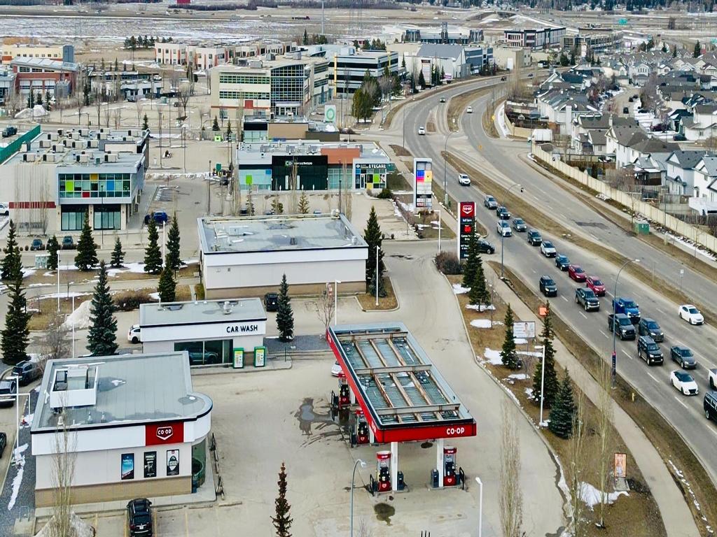












8722 5 Avenue

,
Edmonton,




AB
T6X 1E2

