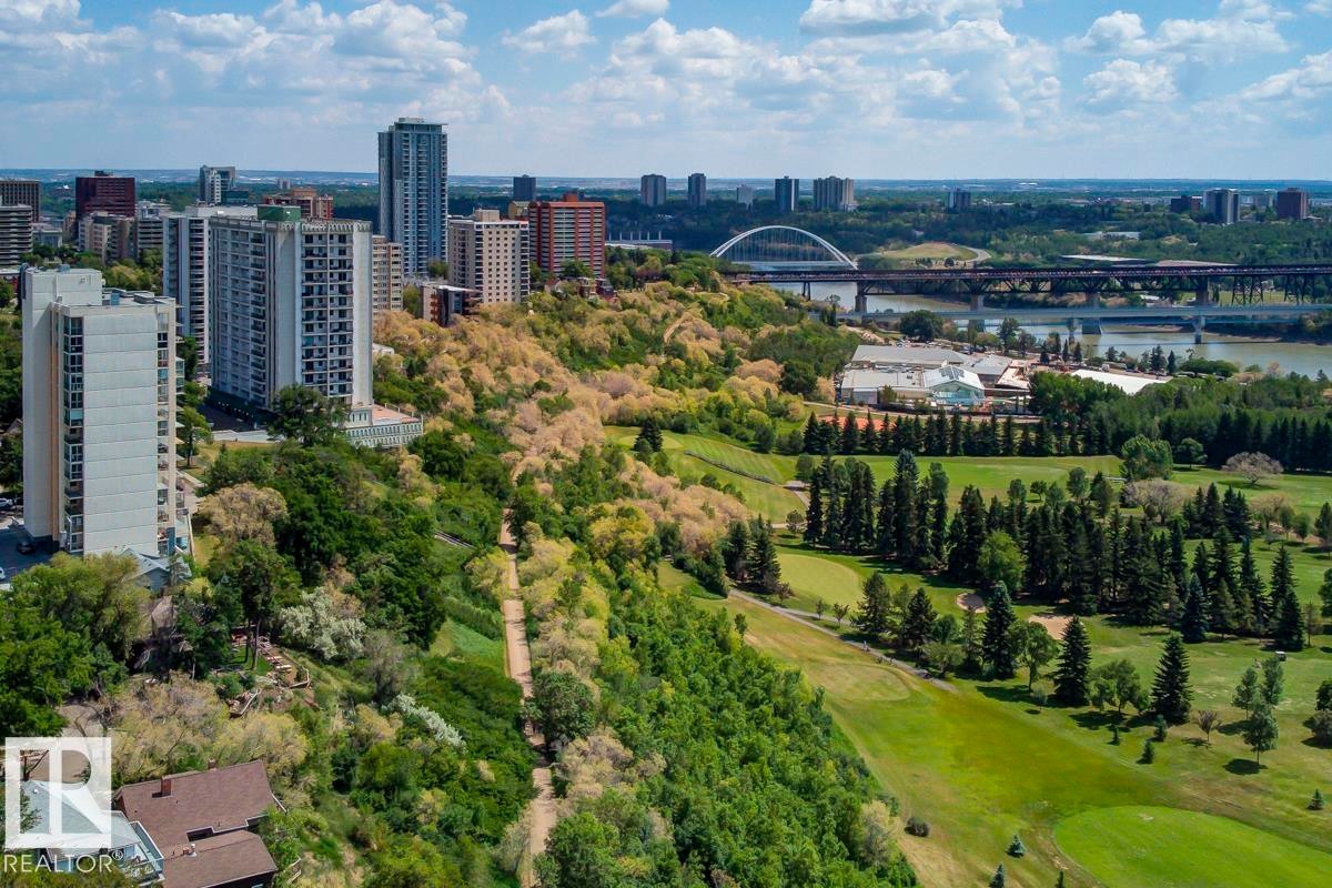 












412 10611 117 Street

,
Edmonton,




AB
T5H 0G6

