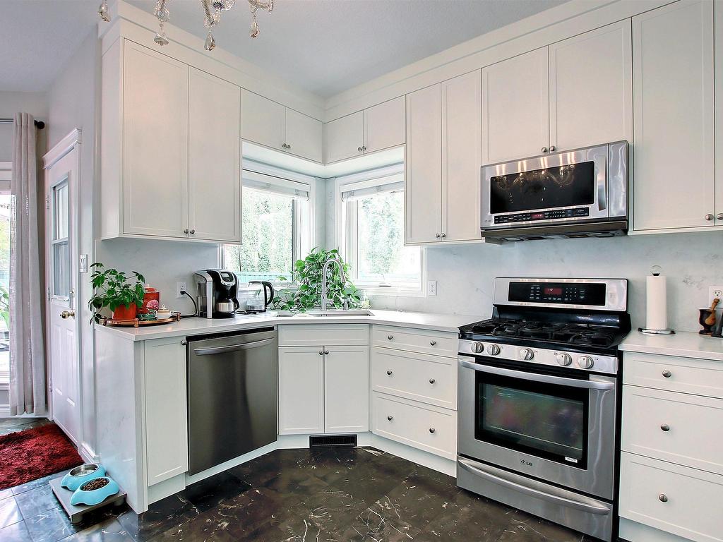 












329 HEATH Road

,
Edmonton,




AB
T6R 2X4

