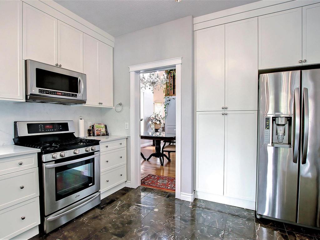 












329 HEATH Road

,
Edmonton,




AB
T6R 2X4

