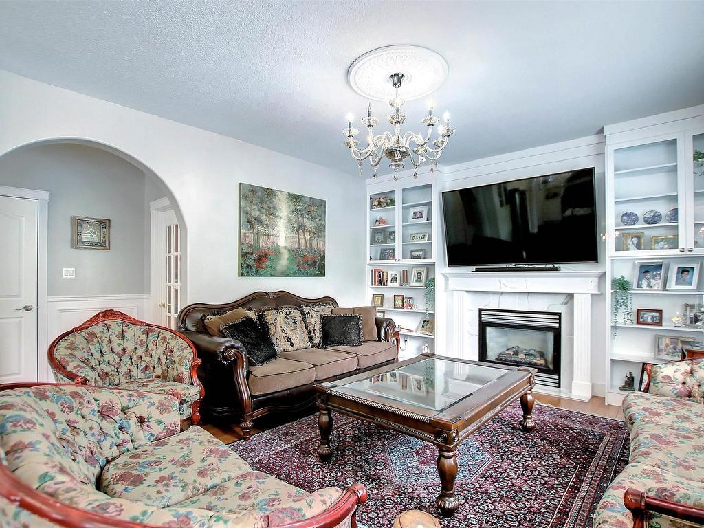 












329 HEATH Road

,
Edmonton,




AB
T6R 2X4

