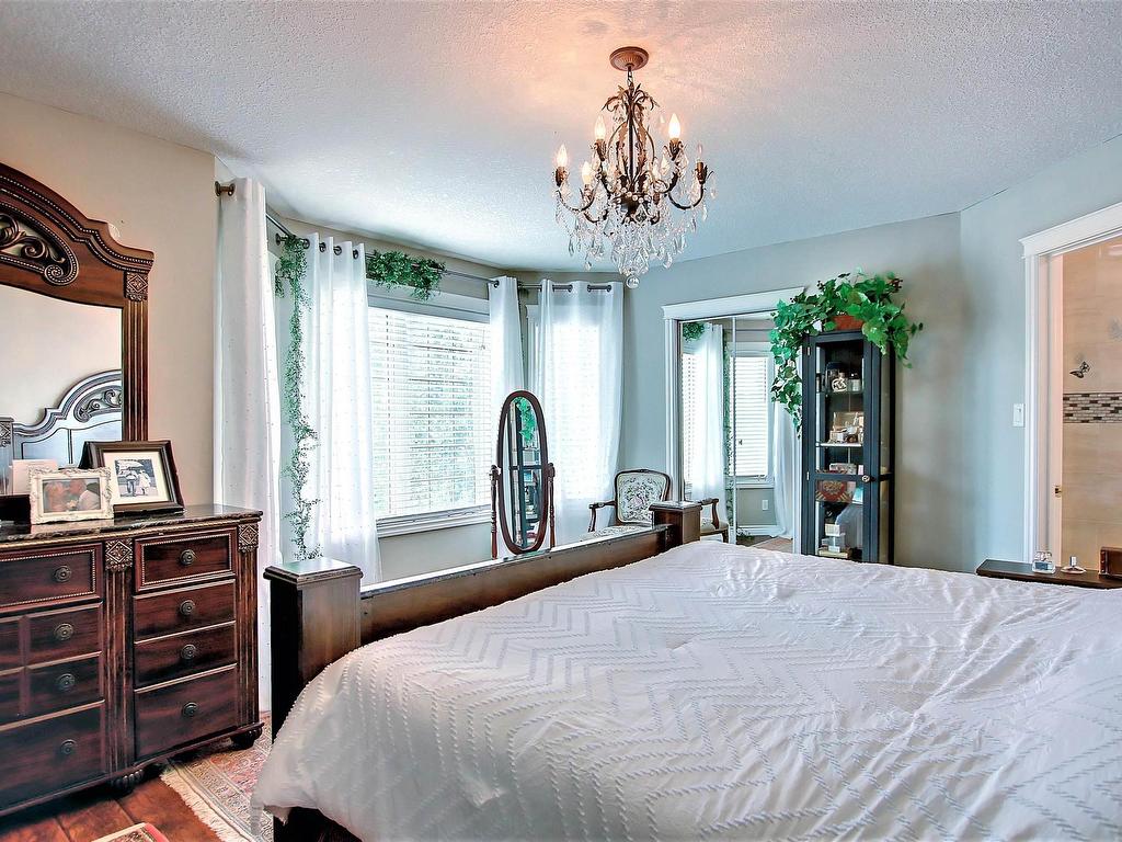 












329 HEATH Road

,
Edmonton,




AB
T6R 2X4

