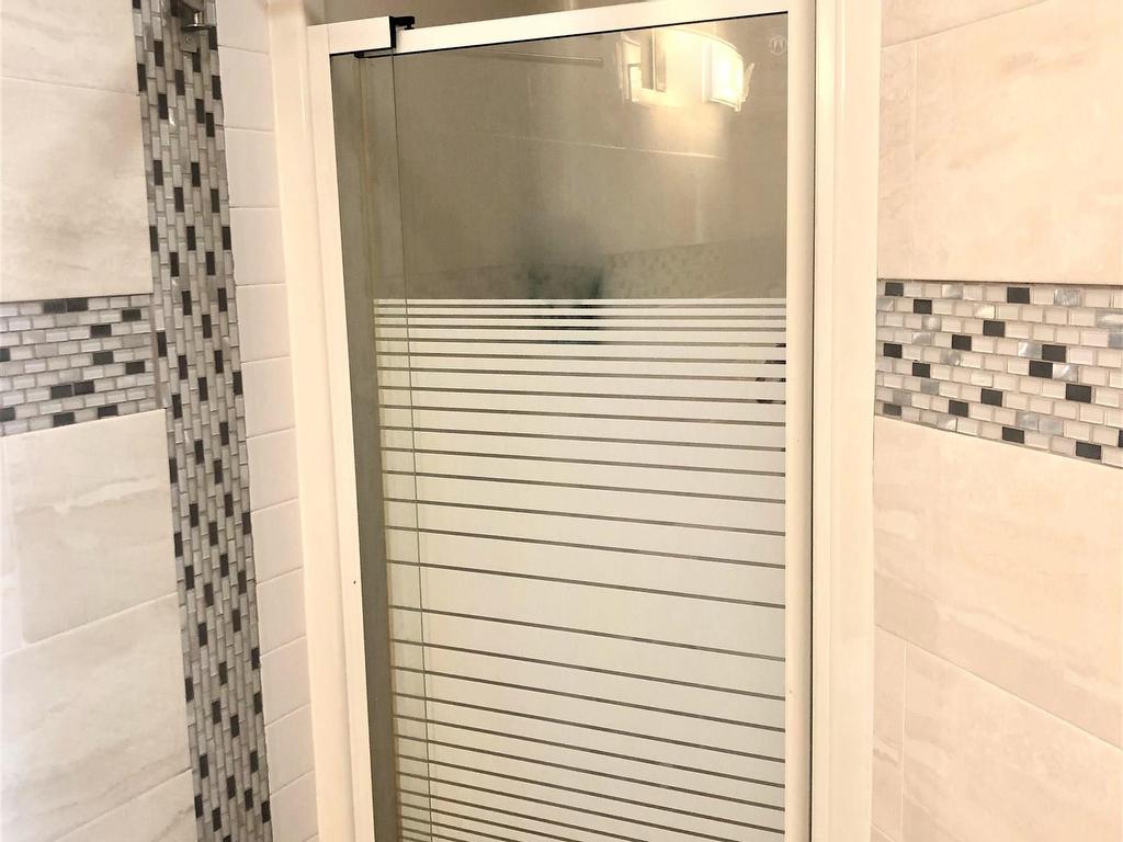 












329 HEATH Road

,
Edmonton,




AB
T6R 2X4

