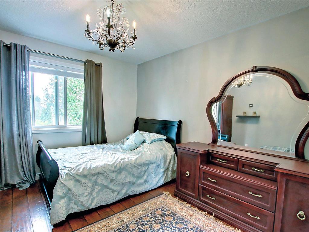 












329 HEATH Road

,
Edmonton,




AB
T6R 2X4

