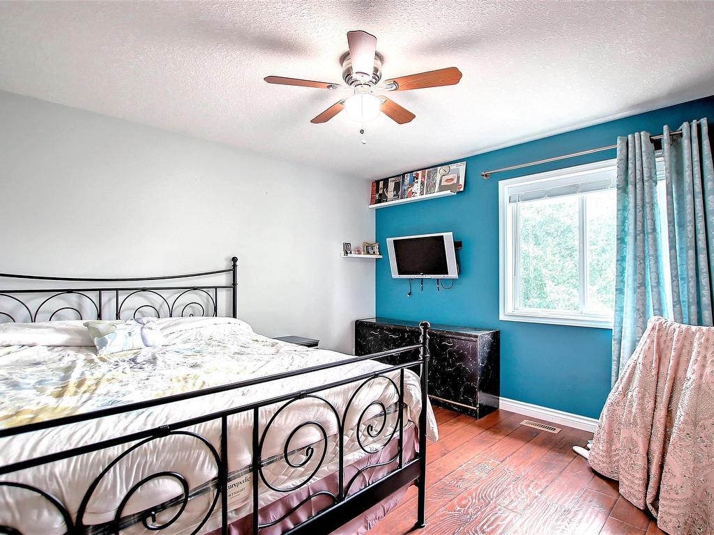 












329 HEATH Road

,
Edmonton,




AB
T6R 2X4

