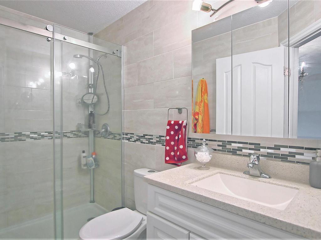 












329 HEATH Road

,
Edmonton,




AB
T6R 2X4

