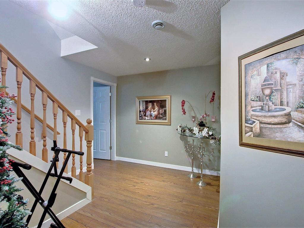 












329 HEATH Road

,
Edmonton,




AB
T6R 2X4


