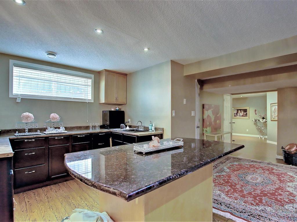 












329 HEATH Road

,
Edmonton,




AB
T6R 2X4


