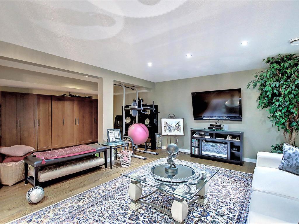 












329 HEATH Road

,
Edmonton,




AB
T6R 2X4

