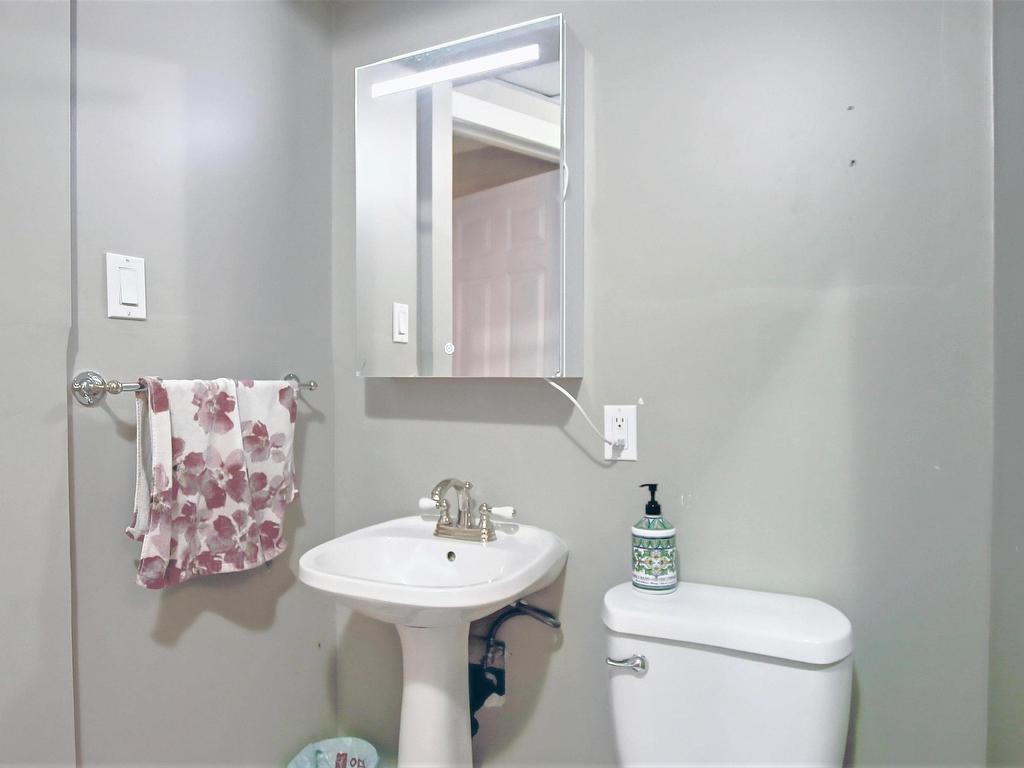 












329 HEATH Road

,
Edmonton,




AB
T6R 2X4

