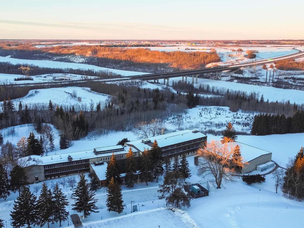 












329 HEATH Road

,
Edmonton,




AB
T6R 2X4

