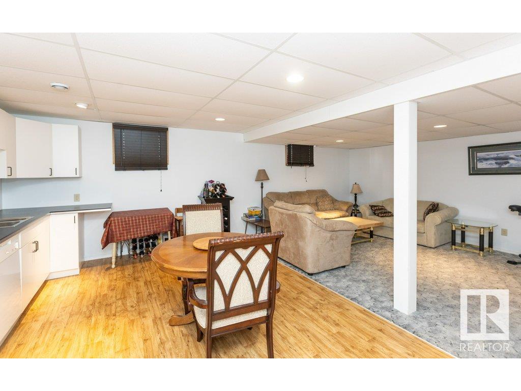 












11020 103A Street

,
Westlock,




AB
T7P 2N7


