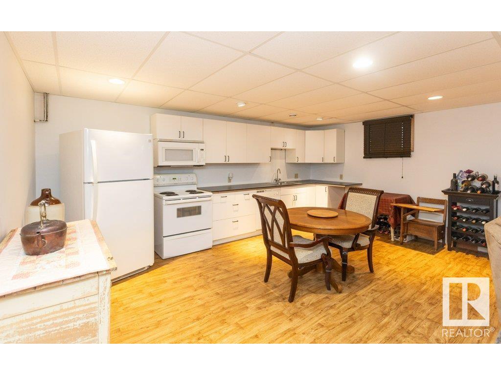 












11020 103A Street

,
Westlock,




AB
T7P 2N7

