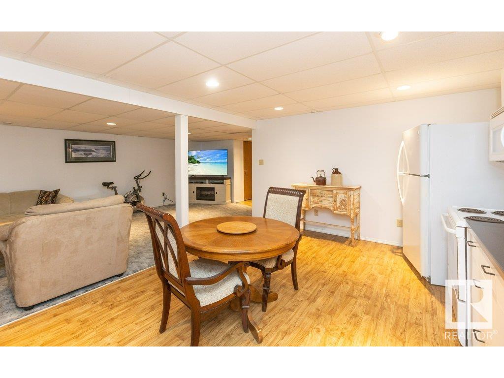 












11020 103A Street

,
Westlock,




AB
T7P 2N7

