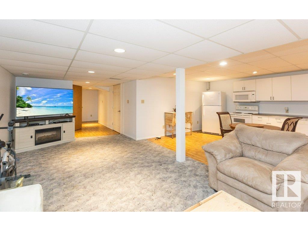 












11020 103A Street

,
Westlock,




AB
T7P 2N7

