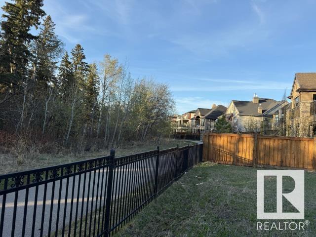 












689 HOWATT Drive

,
Edmonton,







AB
T8B 1A4

