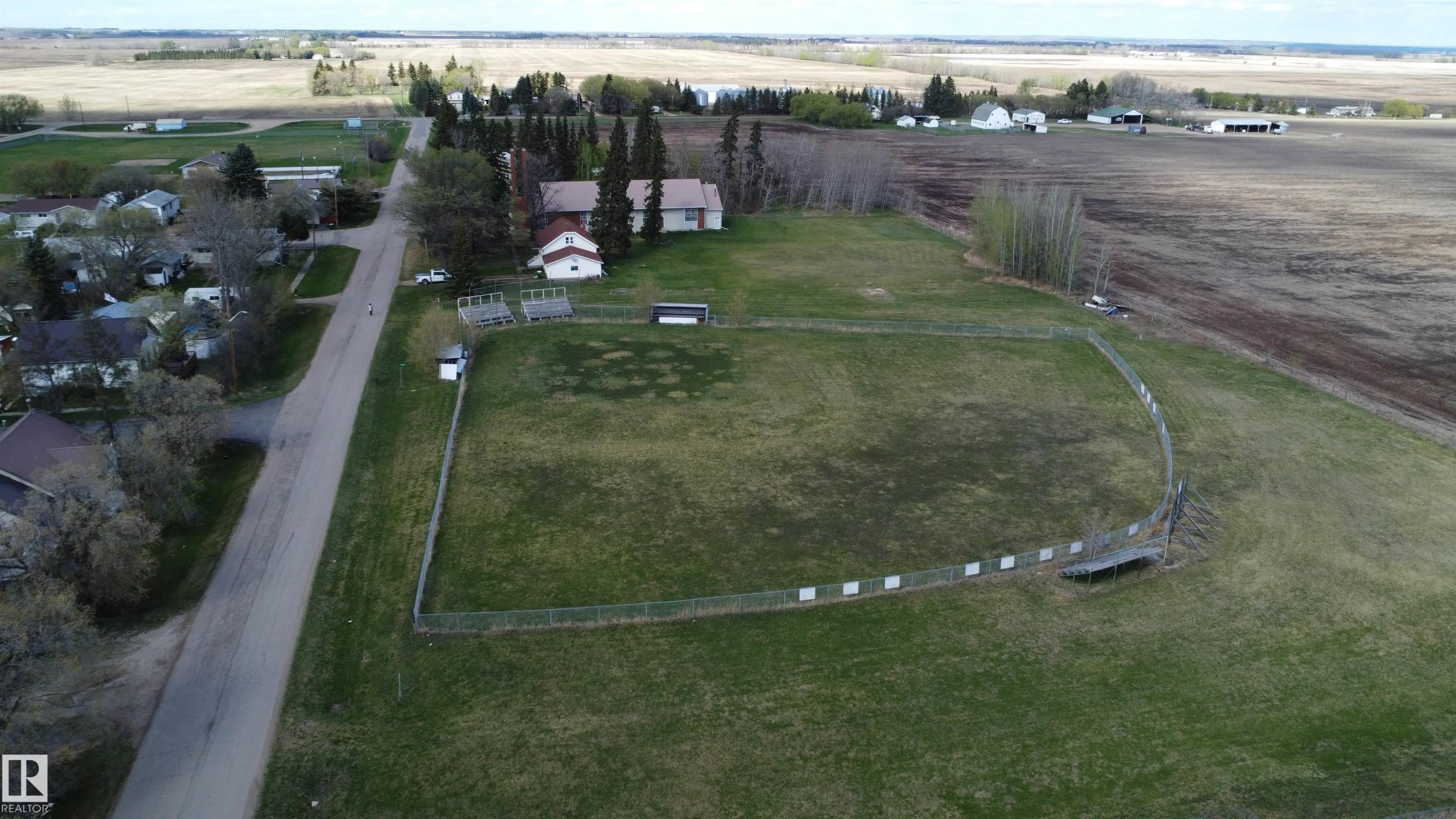 












4904 49 Street

,
Rural Westlock County,







AB
T0G 2J0

