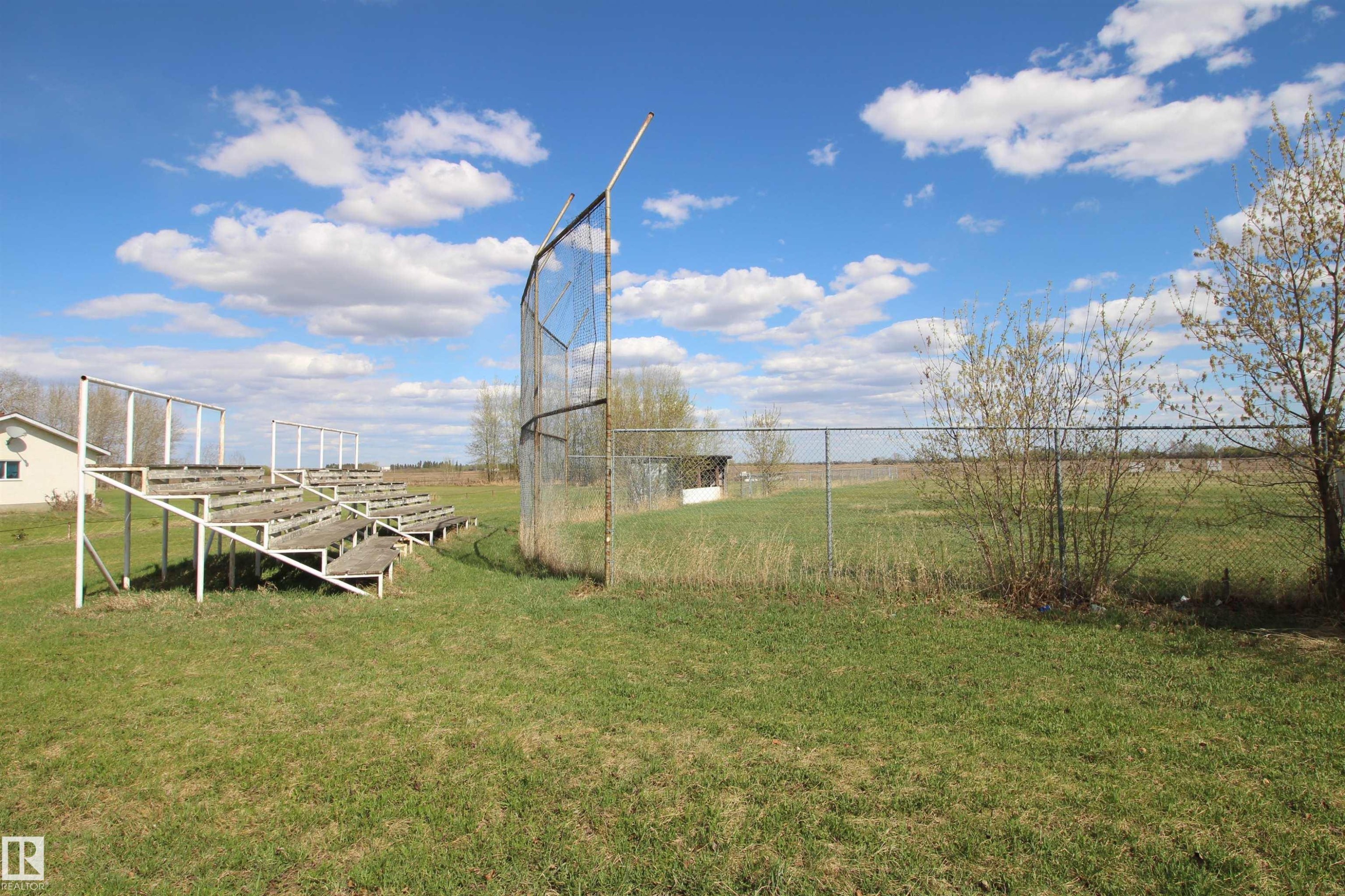 












4904 49 Street

,
Rural Westlock County,







AB
T0G 2J0

