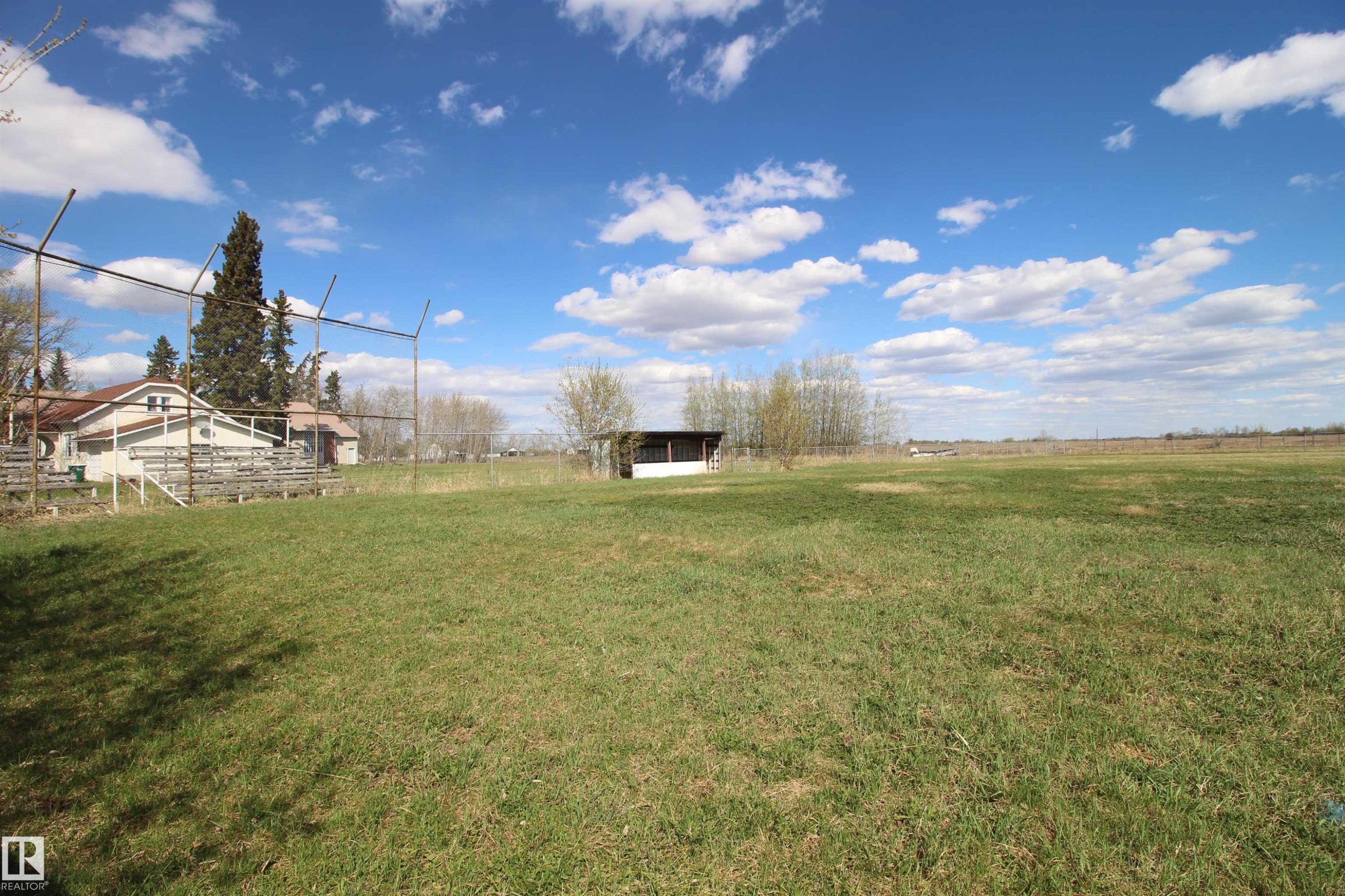 












4904 49 Street

,
Rural Westlock County,







AB
T0G 2J0

