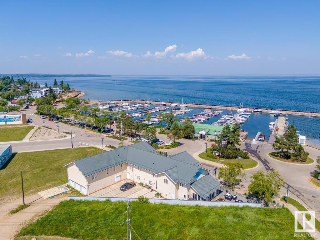 












805 Lakeshore Drive

,
Cold Lake,




AB
T9M 1H7

