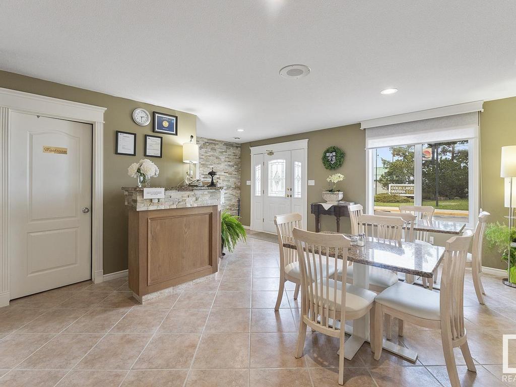 












805 Lakeshore Drive

,
Cold Lake,




AB
T9M 1H7

