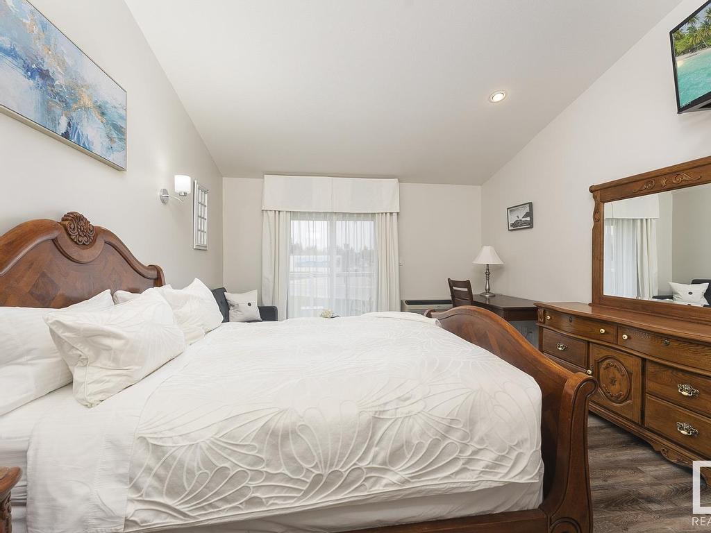












805 Lakeshore Drive

,
Cold Lake,




AB
T9M 1H7

