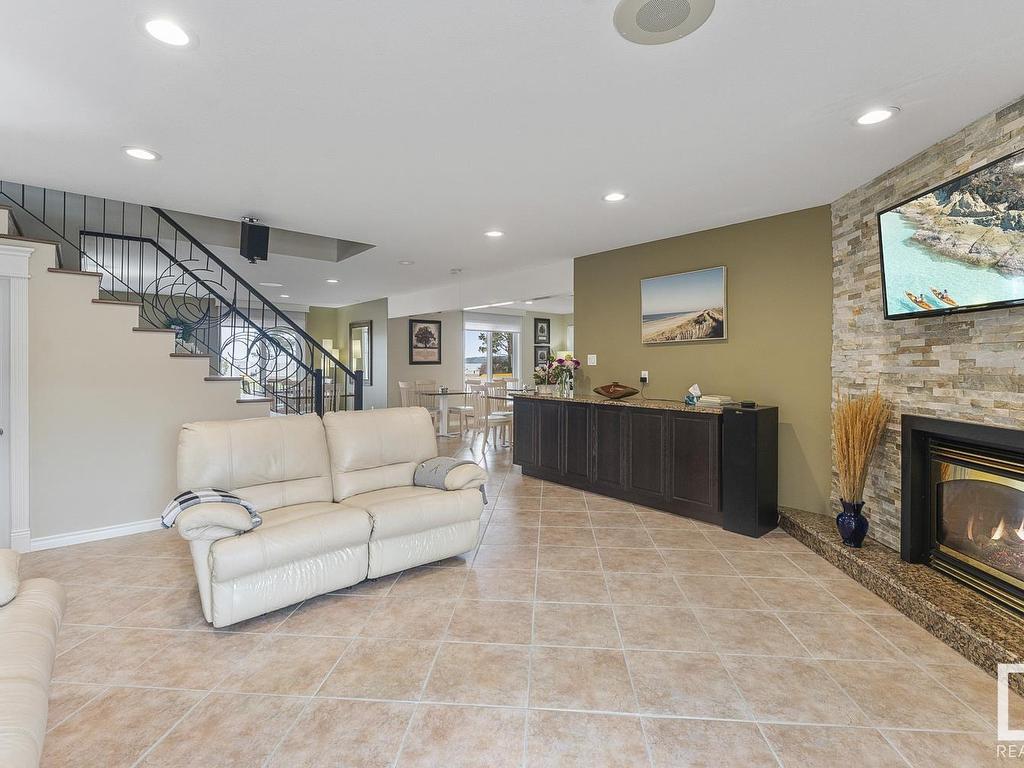 












805 Lakeshore Drive

,
Cold Lake,




AB
T9M 1H7

