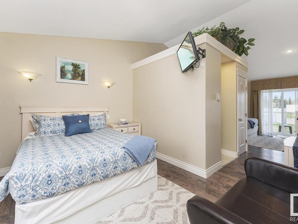 












805 Lakeshore Drive

,
Cold Lake,




AB
T9M 1H7

