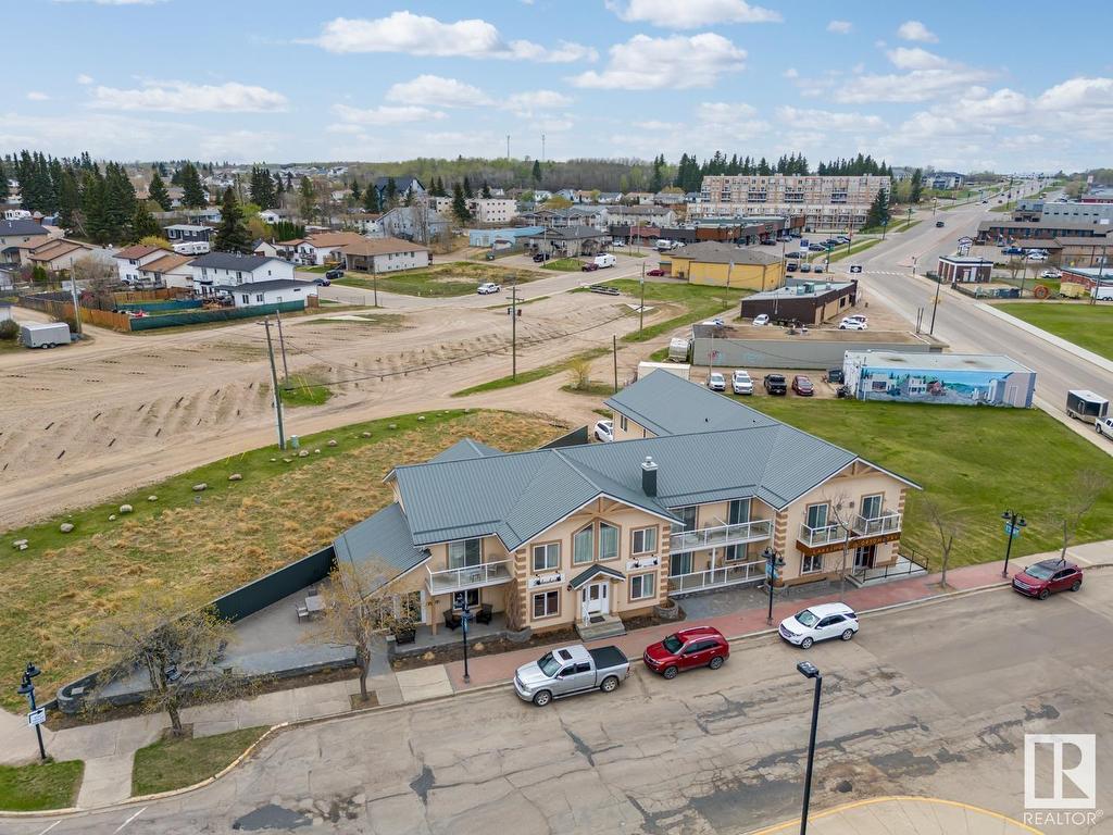 












805 Lakeshore Drive

,
Cold Lake,




AB
T9M 1H7

