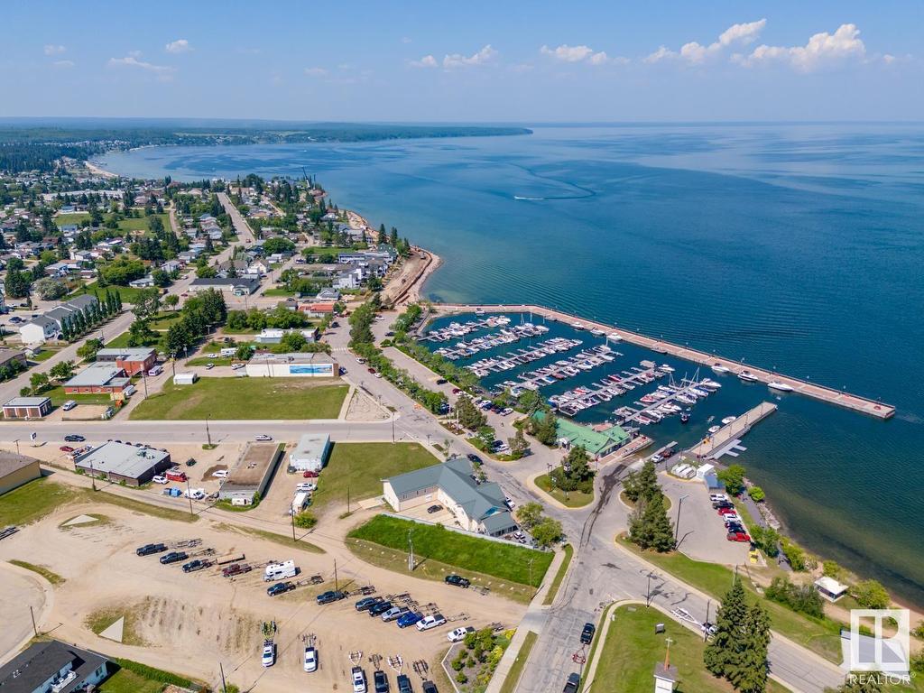 












805 Lakeshore Drive

,
Cold Lake,




AB
T9M 1H7

