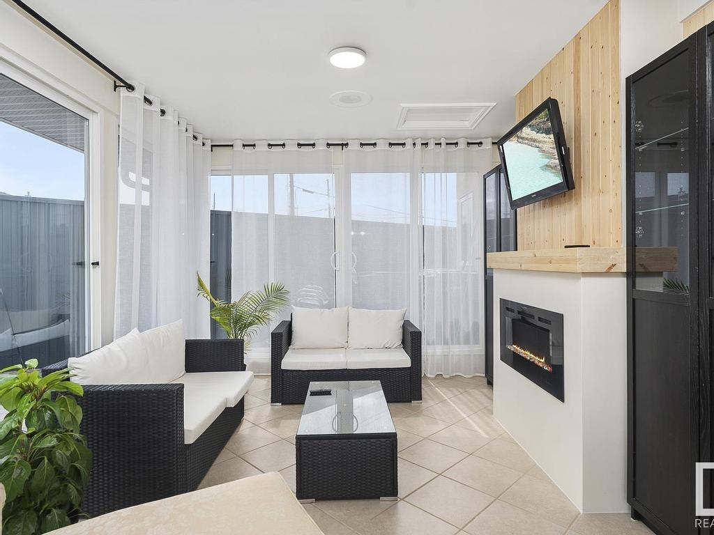 












805 Lakeshore Drive

,
Cold Lake,




AB
T9M 1H7

