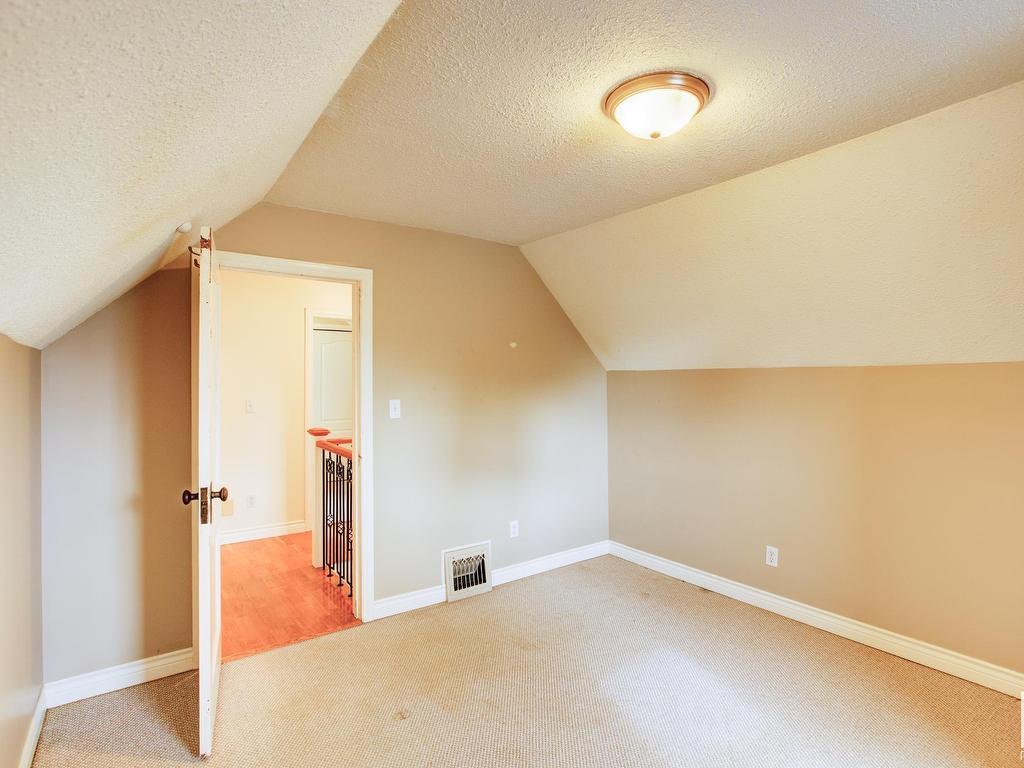 












9839 105 Street

,
Westlock,




AB
T7P 1S8


