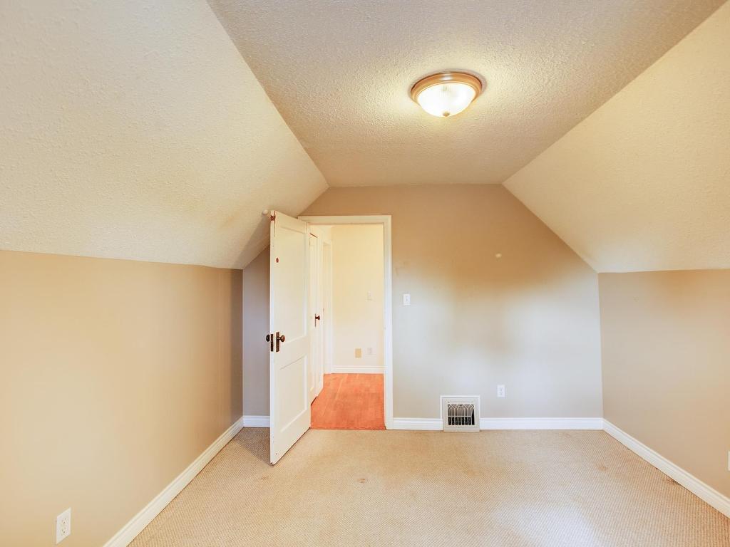 












9839 105 Street

,
Westlock,




AB
T7P 1S8

