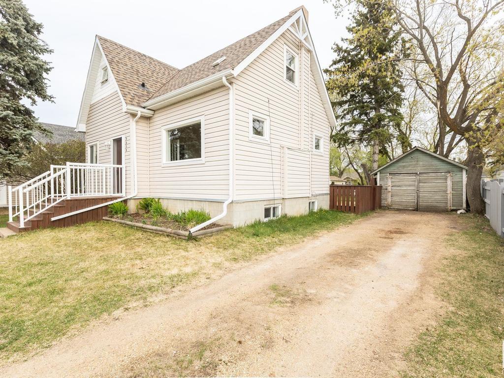 












9839 105 Street

,
Westlock,




AB
T7P 1S8

