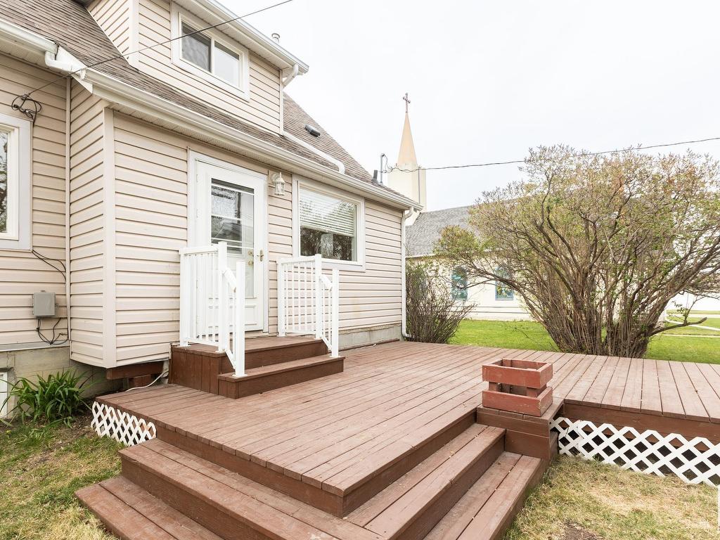












9839 105 Street

,
Westlock,




AB
T7P 1S8

