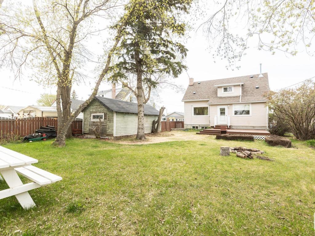 












9839 105 Street

,
Westlock,




AB
T7P 1S8

