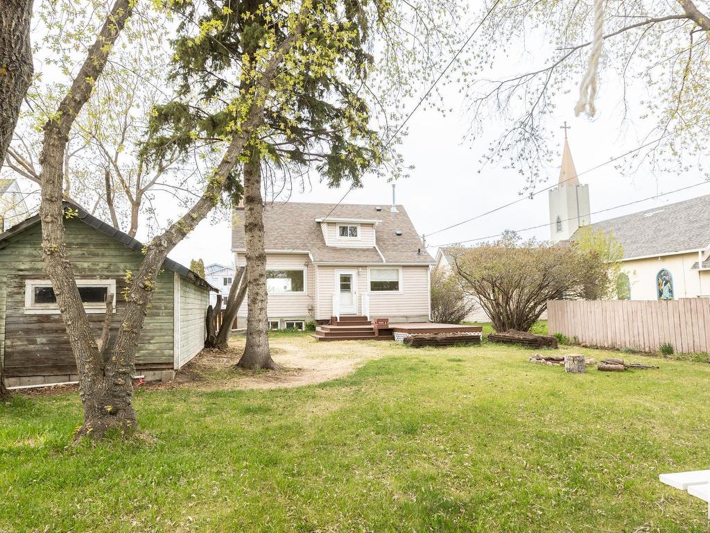 












9839 105 Street

,
Westlock,




AB
T7P 1S8

