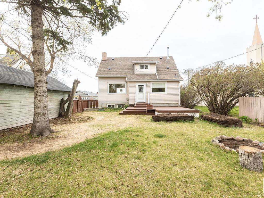 












9839 105 Street

,
Westlock,




AB
T7P 1S8

